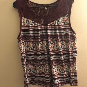 Women's sleeveless top with lace